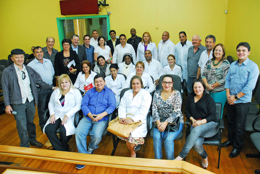 Profissionais do Programa Mais Médicos estiveram no Legislativo Municipal