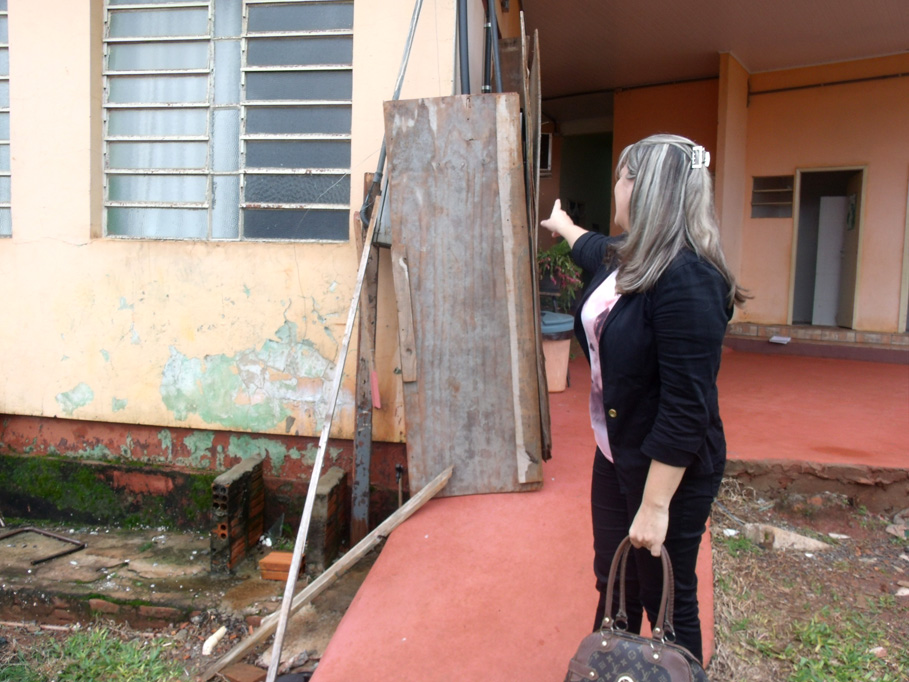Vereadora Jacqueline busca soluções para o caso da Escola Mario Piratini