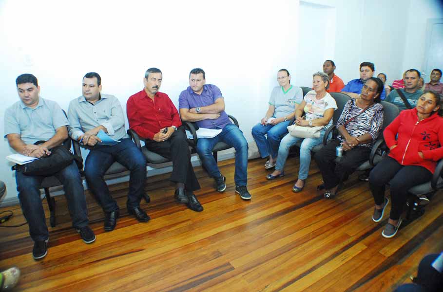 Iluminação pública e transporte escolar tiveram destaque no segundo encontro do projeto "Debates com a Comunidade"