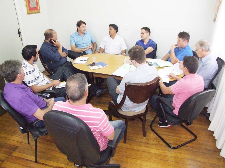 Implantação de táxi adaptado é pauta de reunião na Câmara de Vereadores de Santo Ângelo