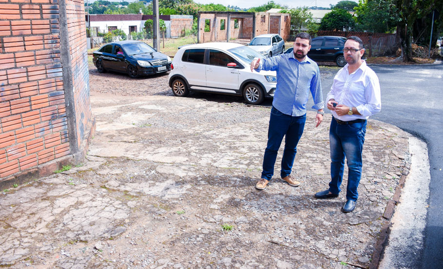 Bairro Kurtz recebe obras de pavimentação asfáltica. 