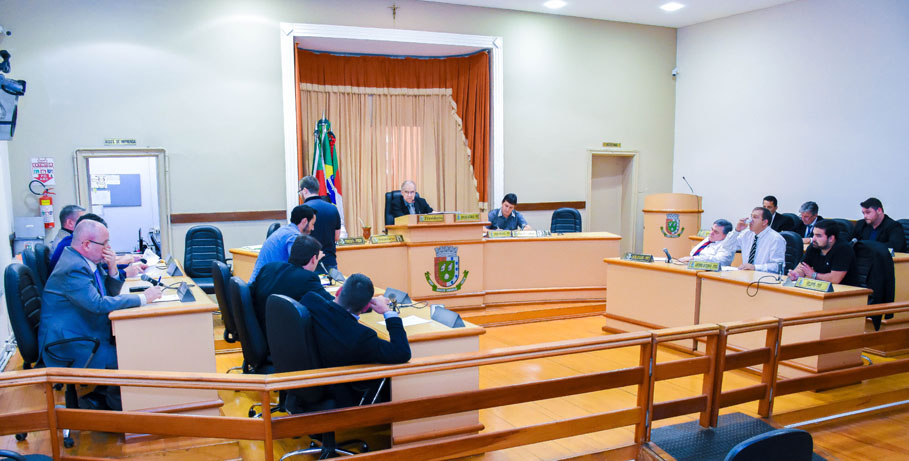 Vereadores aprovam PL que prevê obras de pavimentação asfáltica e modernização do sistema de iluminação pública em Santo Ângelo