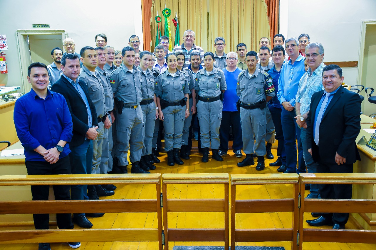 Legislativo de Santo Ângelo realiza sessão especial em homenagem ao Dia do Policial