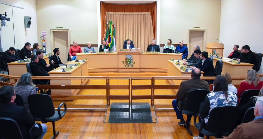 Câmara concede “Ordem da Cruz Missioneira”, ao atleta santo-angelense, Leonardo Klassmann Waszkiewicz