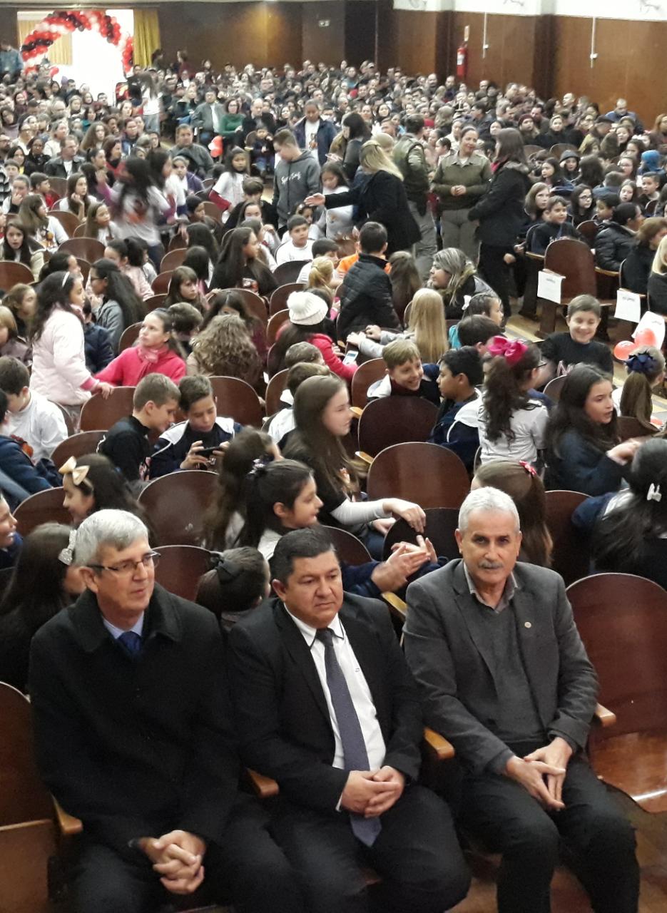 Legislativo acompanha formatura do Programa Educacional de Resistência às Drogas e Violência