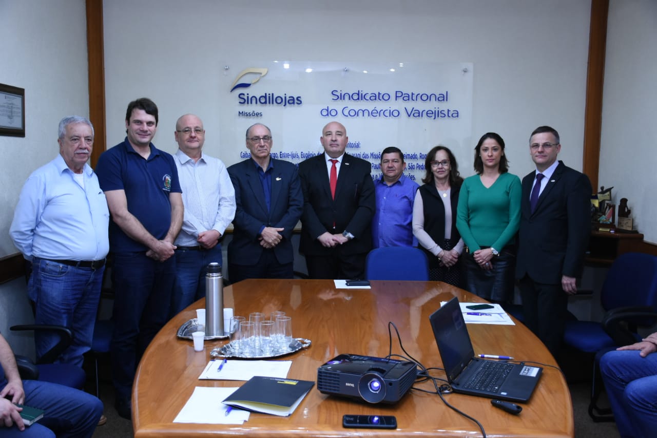 COMÉRCIO INFORMAL: Legislativo participa de debate junto ao Sindilojas Missões