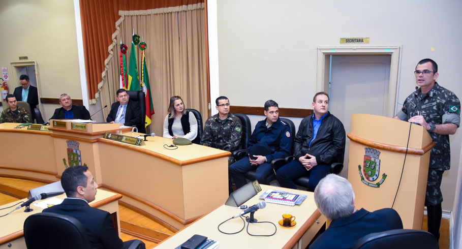 Realizada Sessão Solene em homenagem à Pátria