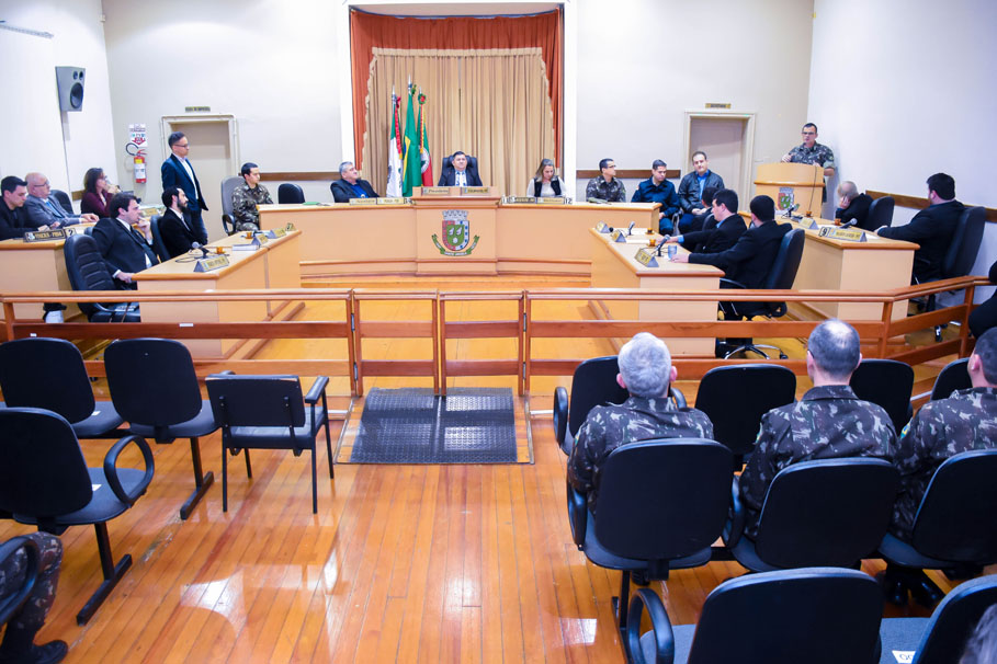Realizada Sessão Solene em homenagem à Pátria