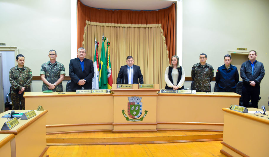 Realizada Sessão Solene em homenagem à Pátria