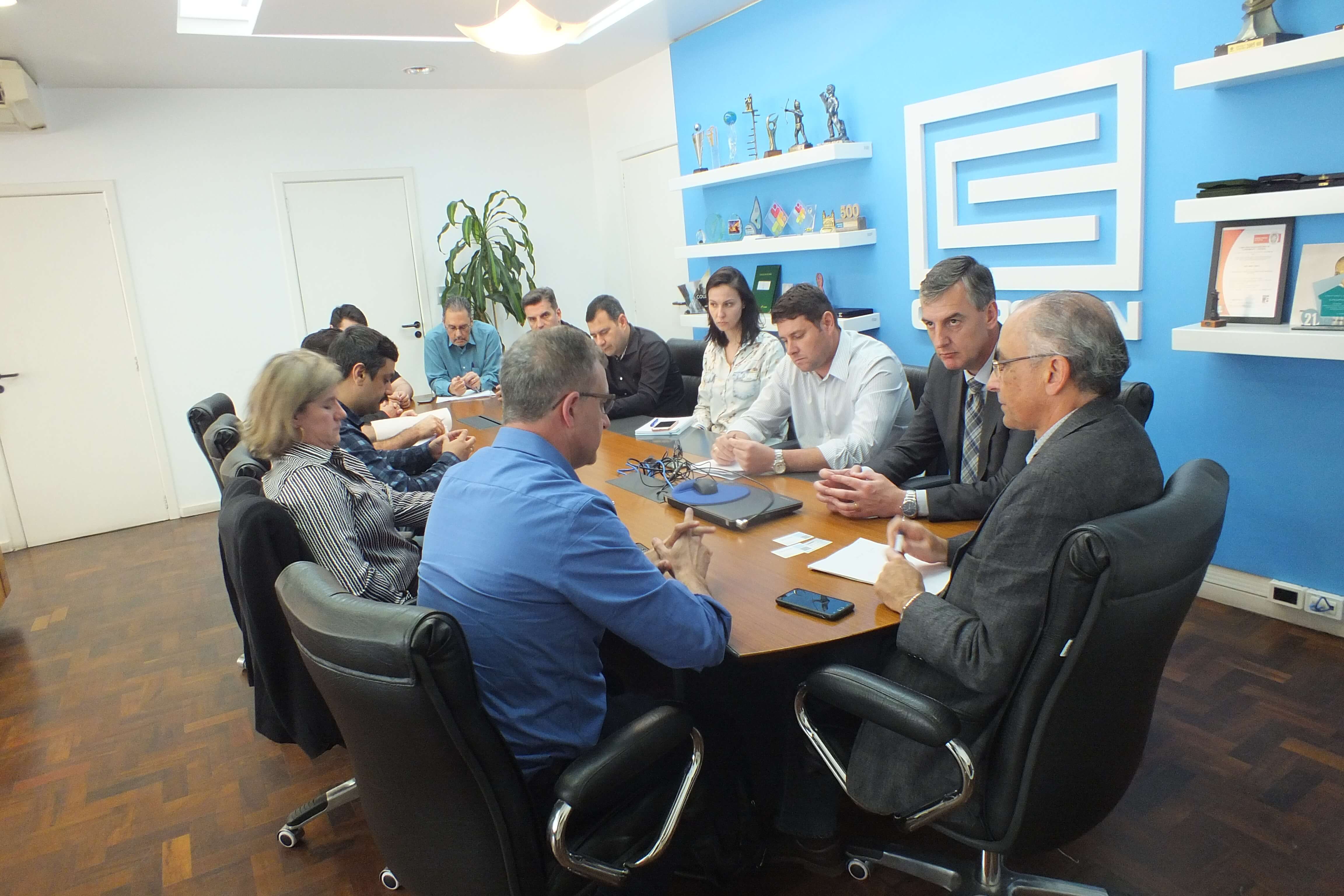 Comitiva santo-angelense apresenta reivindicações à Corsan em Porto Alegre