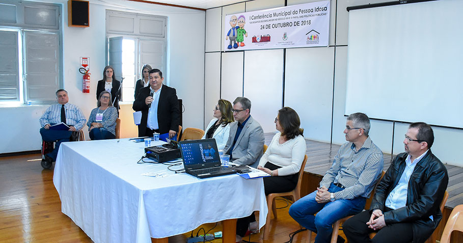Legislativo presente na abertura da Semana Municipal do Idoso