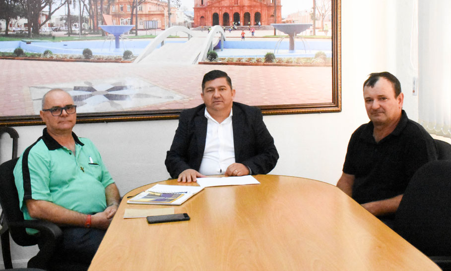 Câmara de Vereadores recebe convite para reinauguração da Igreja Matriz Sagrada Família