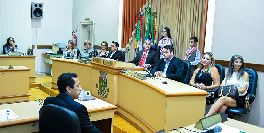 Título Mulher Cidadã é entregue em Sessão Especial na Câmara de Vereadores