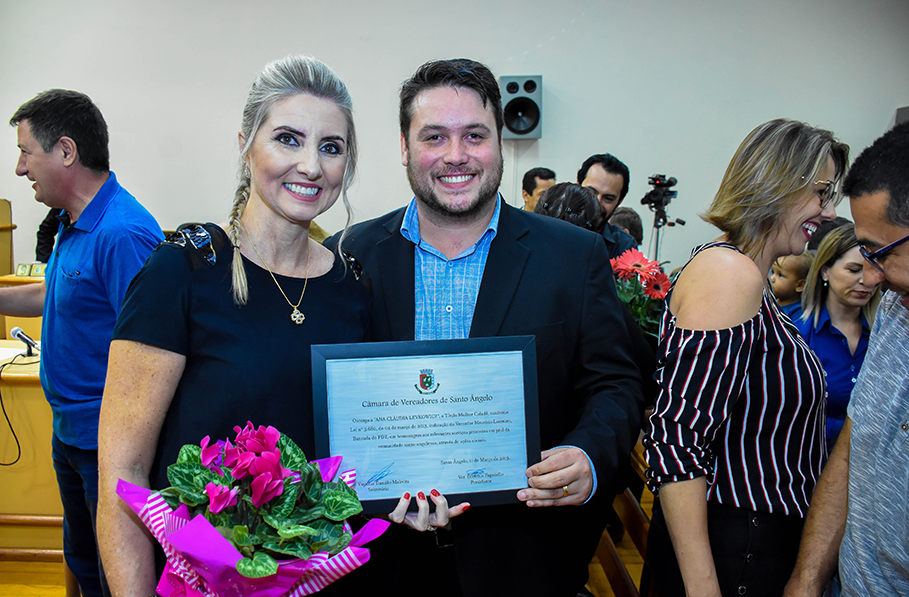Título Mulher Cidadã é entregue em Sessão Especial na Câmara de Vereadores