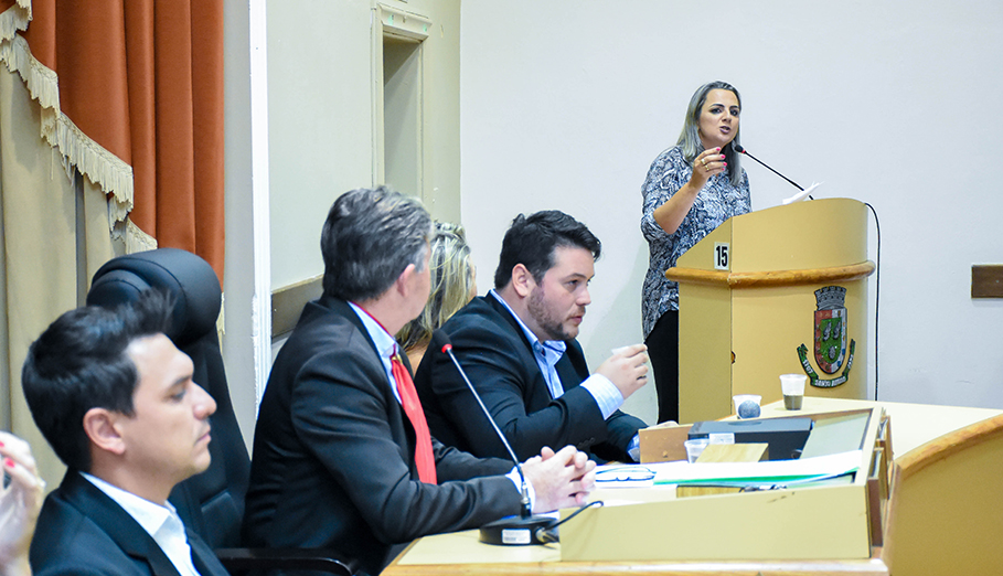 Título Mulher Cidadã é entregue em Sessão Especial na Câmara de Vereadores