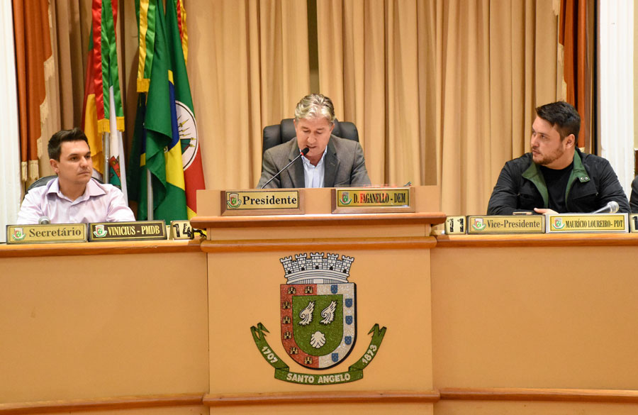 Polícia Civil e Brigada Militar recebem homenagem no Legislativo Municipal