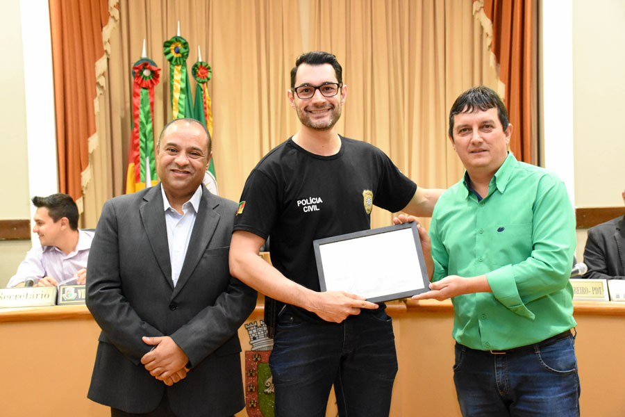 Polícia Civil e Brigada Militar recebem homenagem no Legislativo Municipal