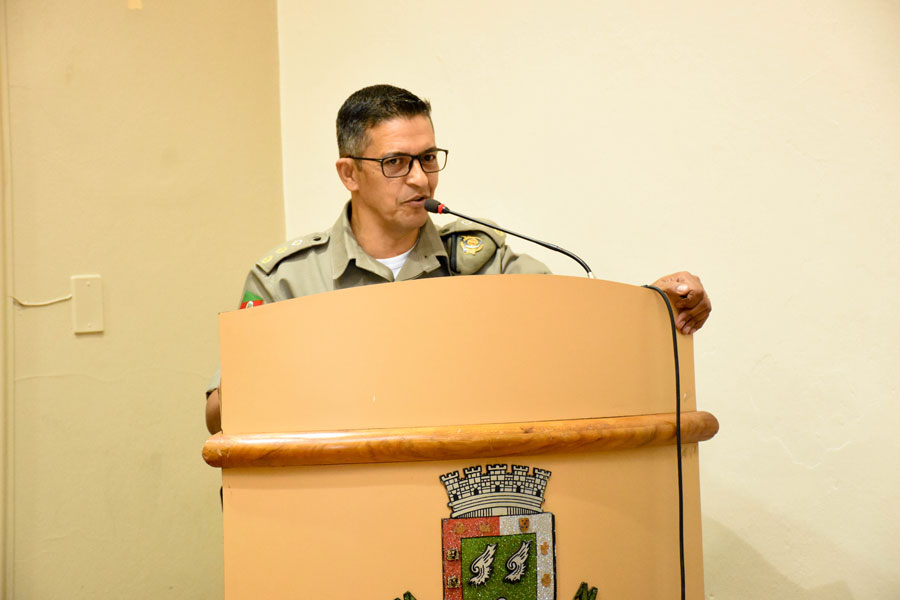 Polícia Civil e Brigada Militar recebem homenagem no Legislativo Municipal