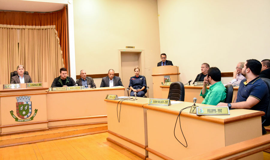Polícia Civil e Brigada Militar recebem homenagem no Legislativo Municipal