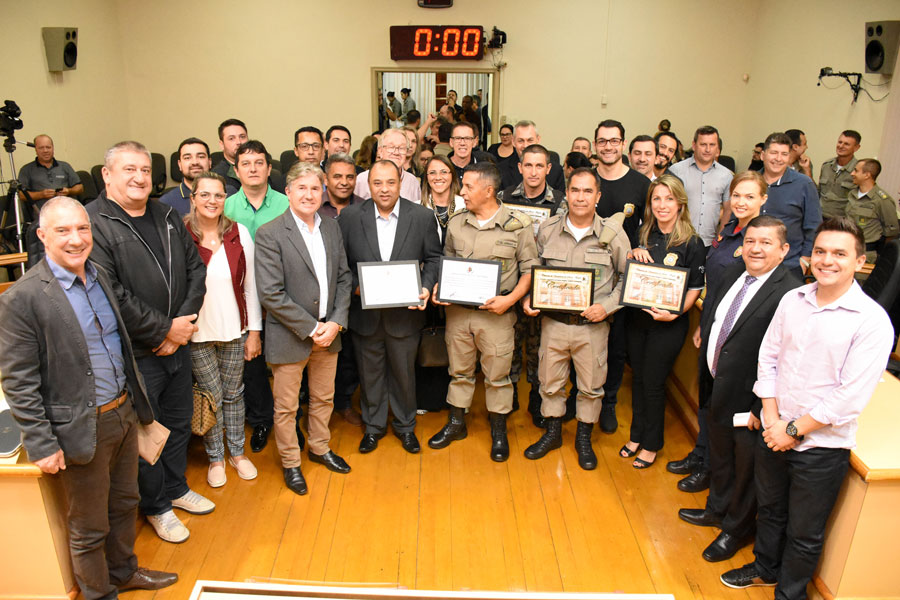 Polícia Civil e Brigada Militar recebem homenagem no Legislativo Municipal