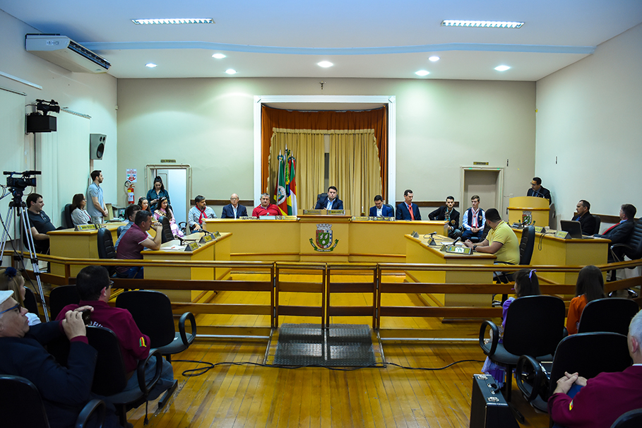 Prendas e Peões regionais são homenageados na Câmara de Vereadores de Santo Ângelo