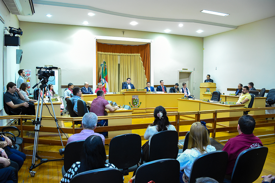 Prendas e Peões regionais são homenageados na Câmara de Vereadores de Santo Ângelo
