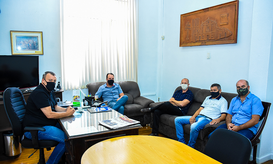  Secretário de Cultura e Esporte de Santo Ângelo se reúne com presidente do Legislativo