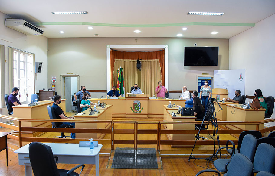 Comissão Especial debate retorno às aulas na Câmara de Vereadores