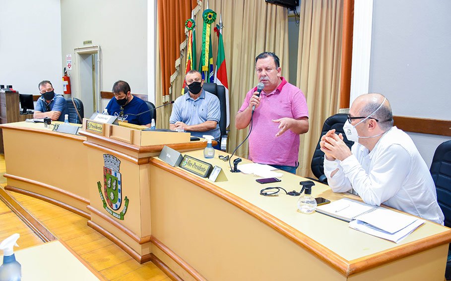 Comissão Especial debate retorno às aulas na Câmara de Vereadores