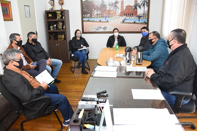 Reunião aborda trabalho realizado nas EMEIS em Santo Ângelo