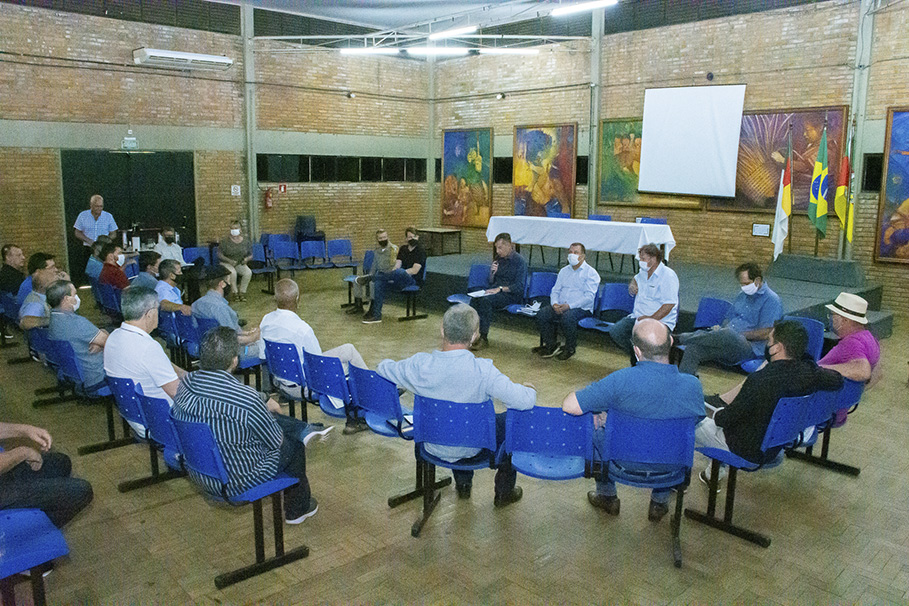 Câmara de Vereadores participa de reunião com lideranças municipais, juntamente com o DAER.