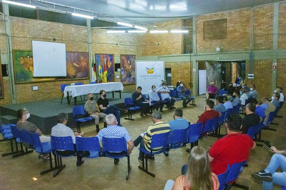 Câmara de Vereadores participa de reunião com lideranças municipais, juntamente com o DAER.