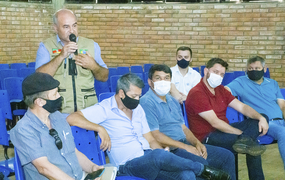 Câmara de Vereadores participa de reunião com lideranças municipais, juntamente com o DAER.
