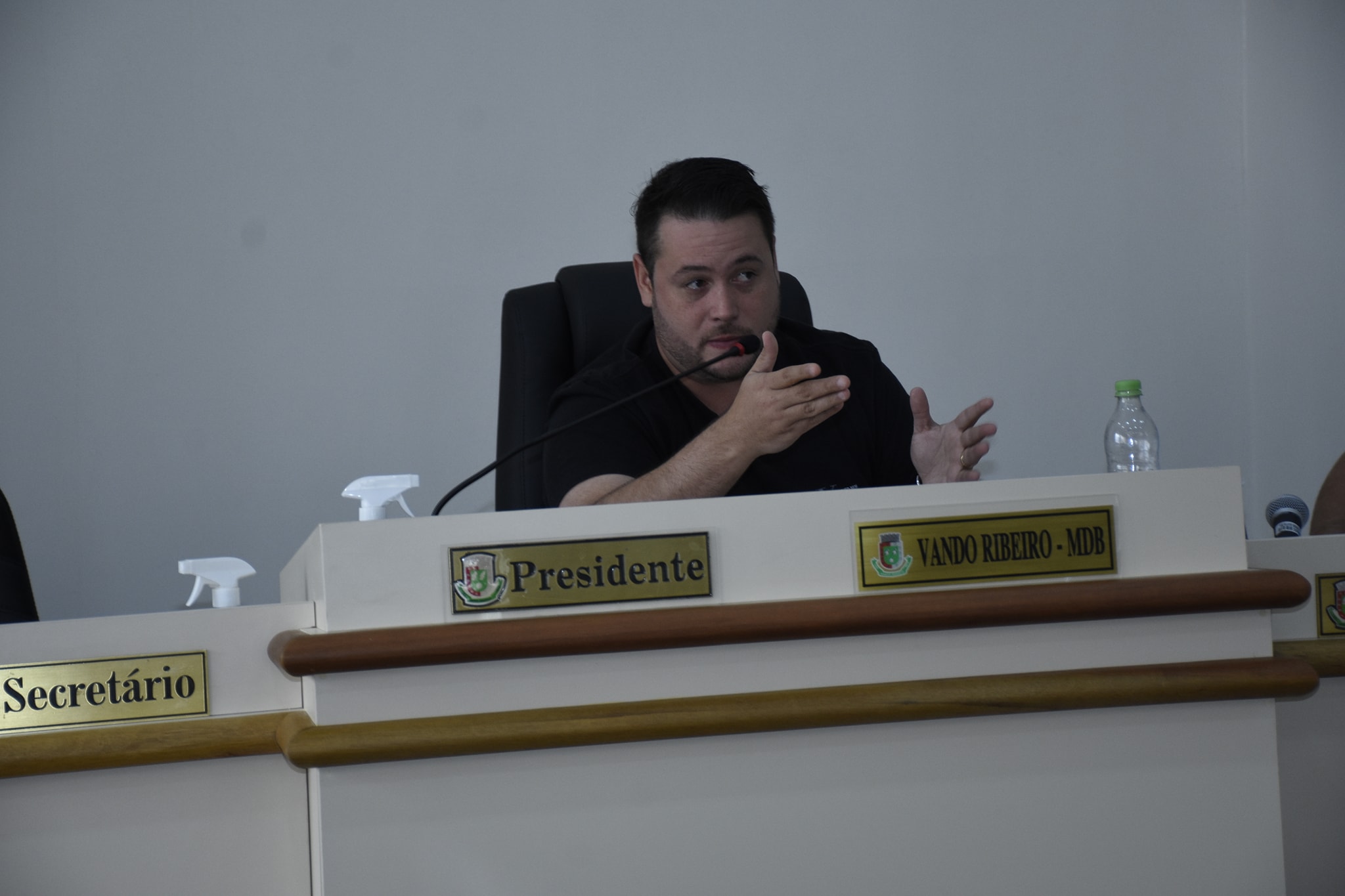 MOBILIDADE PÚBLICA FOI PAUTA DA REUNIÃO COM A EMPRESA VIAÇÃO TIARAJU.