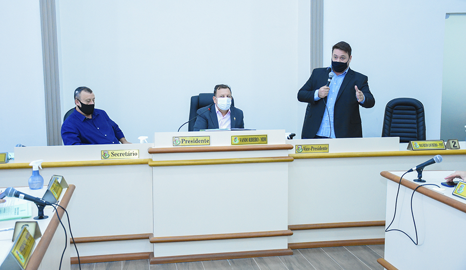 DEBATES MARCARAM A SESSÃO ORDINÁRIA DESTA SEGUNDA-FEIRA (14)