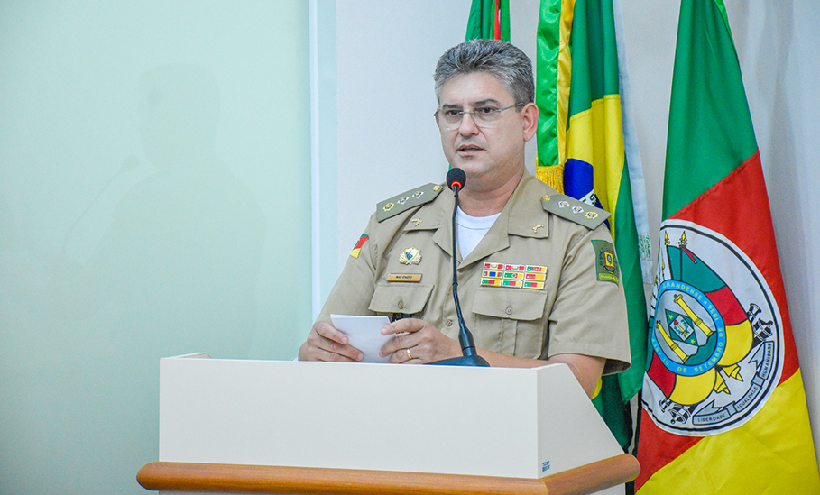 SOLDADO VALÉRIA SIQUEIRA É HOMENAGEADA NA CÂMARA DE VEREADORES