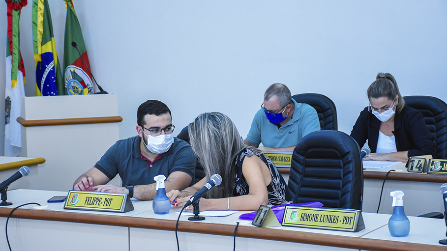 DEBATES MARCARAM A SESSÃO ORDINÁRIA DESTA SEGUNDA-FEIRA (14)
