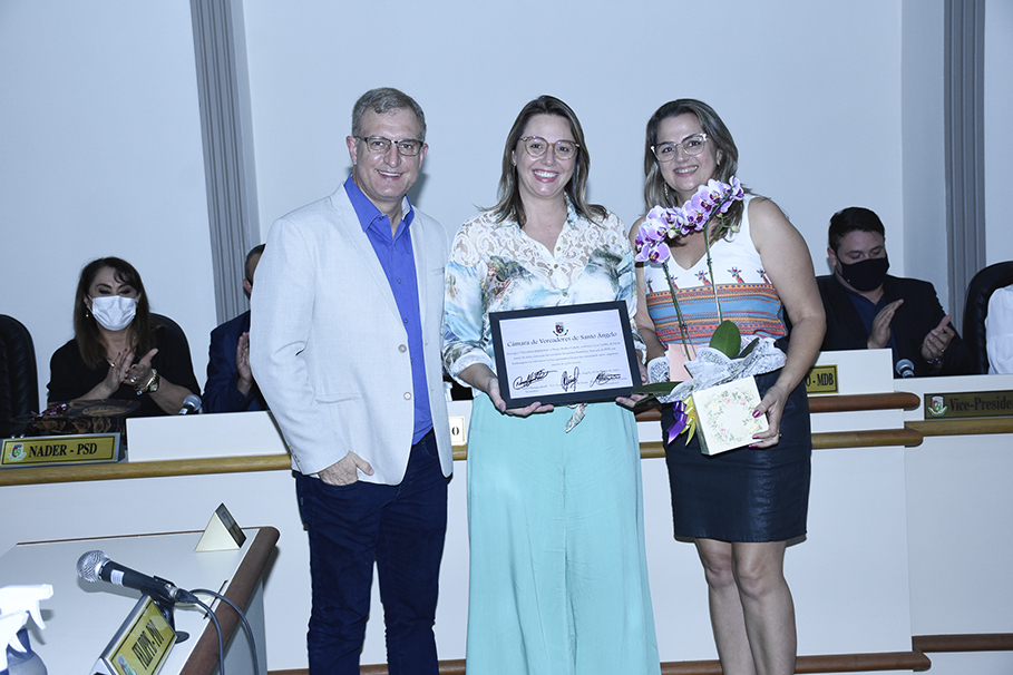 CONFIRA A ENTREGA DO TÍTULO MULHER CIDADÃ.