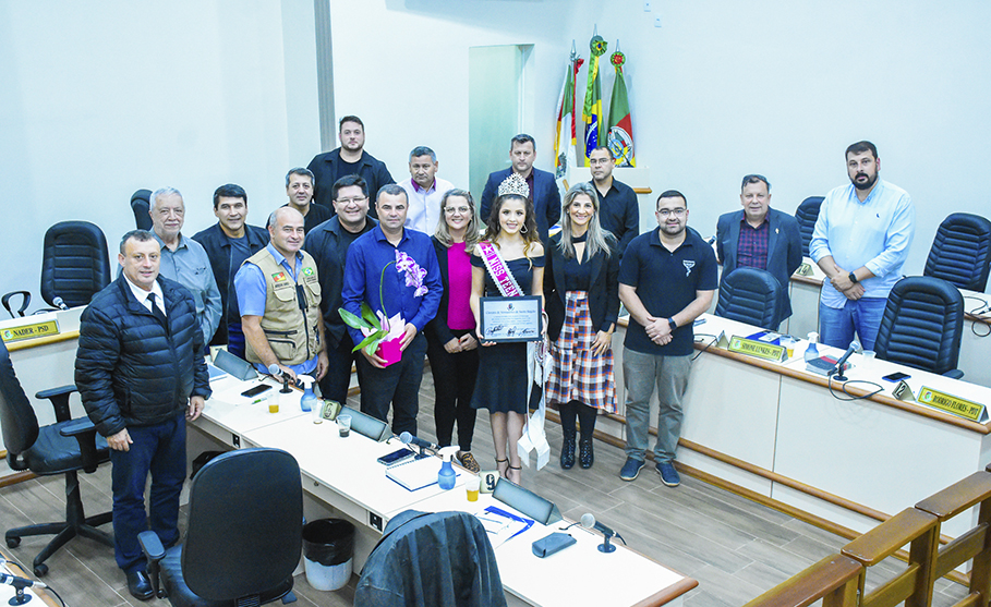 SESSÃO ESPECIAL HOMENAGEOU A MISS TEEN TURISMO RS MAIARA EDUARDA LEAL