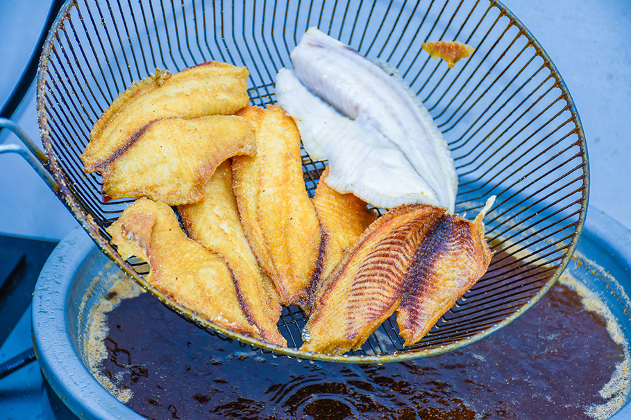 Legislativo prestigiou a tradicional feira do peixe.