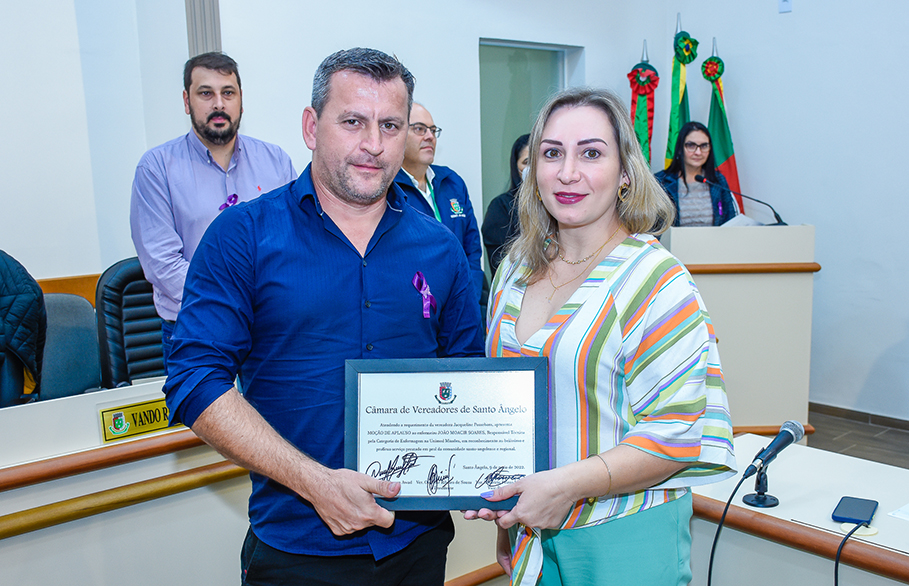 Sessão Especial homenageia enfermeiros Santo-Angelenses pelo seu dia