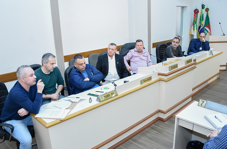Reunião no Legislativo prevê medidas para desafogar atendimentos na UPA 