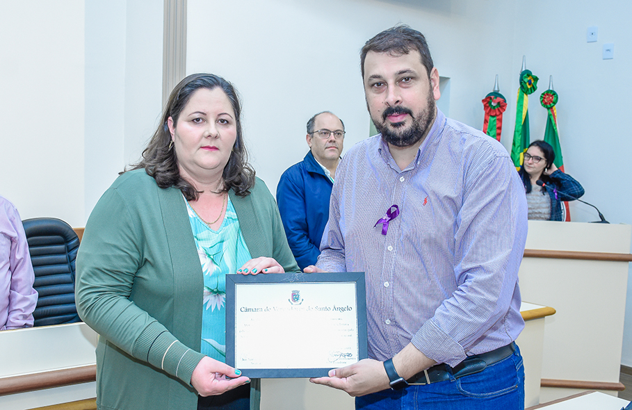 Sessão Especial homenageia enfermeiros Santo-Angelenses pelo seu dia