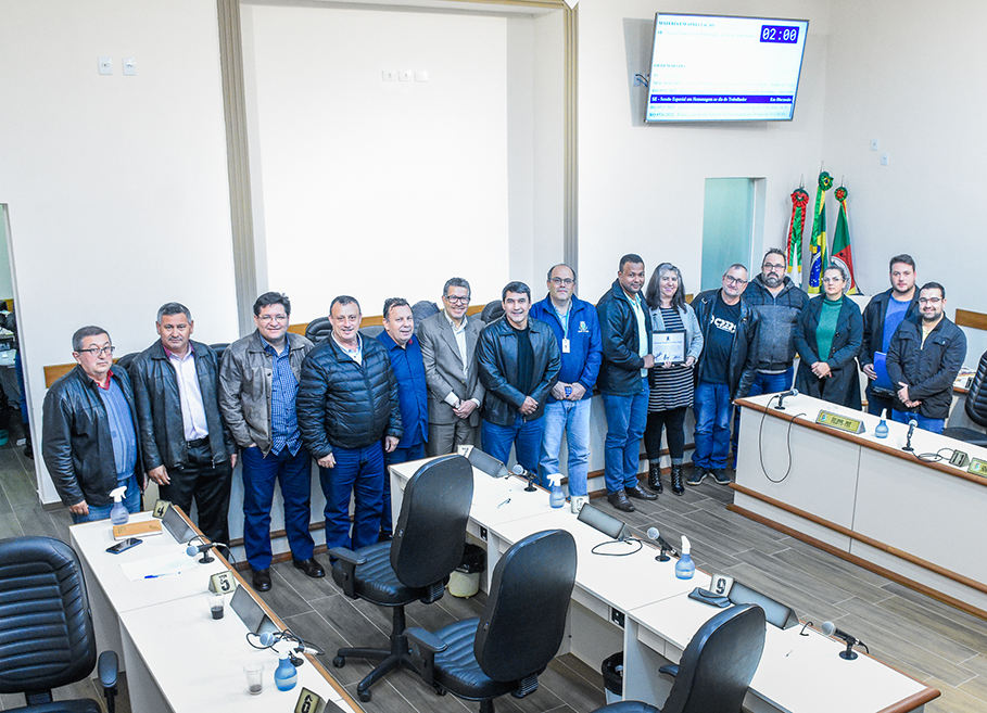 Sessão Especial faz homenagem ao Dia do Trabalhador
