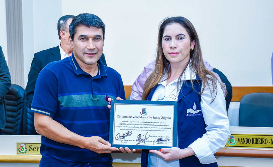Sessão Especial homenageia enfermeiros Santo-Angelenses pelo seu dia