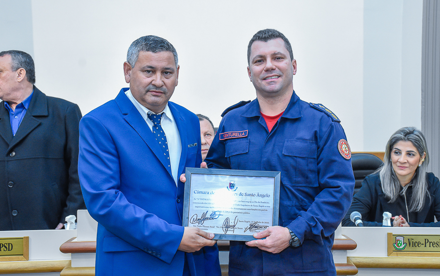 Bombeiros que atuaram contra o incêndio na Argentina recebem homenagem do Legislativo