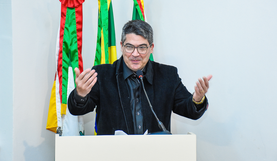 Empresário Flávio Panzenhagen recebe Ordem da Cruz Missioneira 