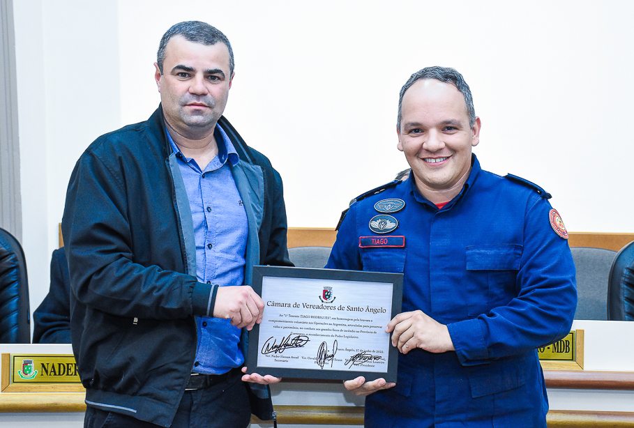 Bombeiros que atuaram contra o incêndio na Argentina recebem homenagem do Legislativo