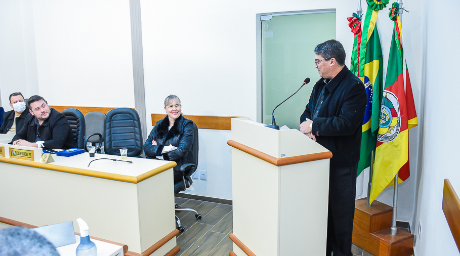 Empresário Flávio Panzenhagen recebe Ordem da Cruz Missioneira 
