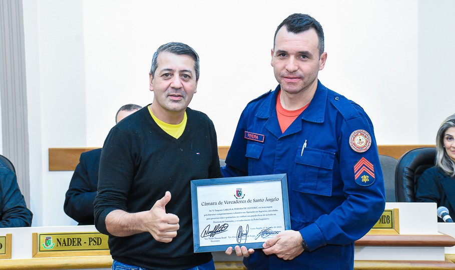 Bombeiros que atuaram contra o incêndio na Argentina recebem homenagem do Legislativo